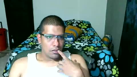 Snapshot of paisita89100 chatting on 08-03-26, 01:26 paisita89100 online show from 08-03-26, 01:26