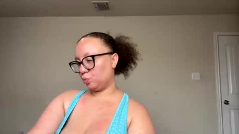 Snapshot of paisleehaze chatting on 01-09-25, 05:11 Paislee Haze online show from 01-09-25, 05:11