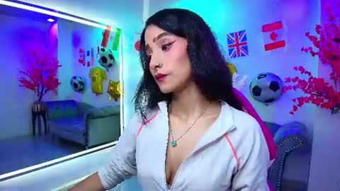 Snapshot of palmer__foxx chatting on 06-18-26, 03:29 Palmer online show from 06-18-26, 03:29