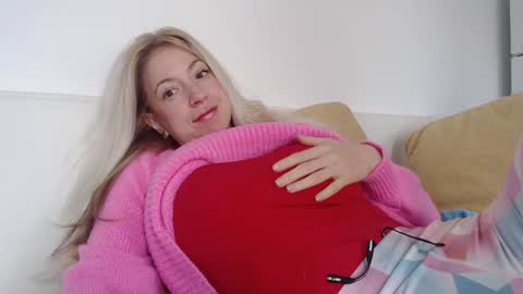 Snapshot of pam_fans chatting on 12-17-24, 08:34 BABE online show from 12-17-24, 08:34