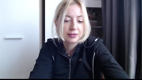 Snapshot of pam_fans chatting on 09-19-25, 07:32 BABE online show from 09-19-25, 07:32
