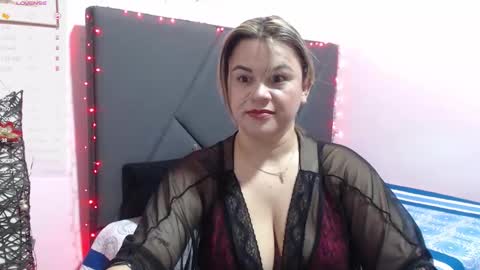 pamela_echeverria online show from 12-17-25, 10:21