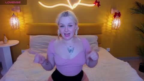 Pamella online show from 01-18-25, 01:19