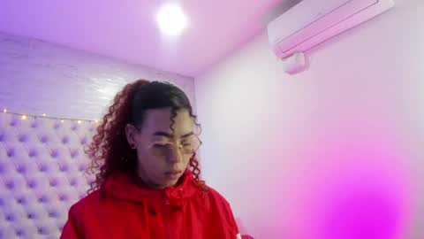 TELL ME PAMELLA AND GIVE ME A GOOD GRADE ITS IMPORTANT online show from 05-04-26, 12:34