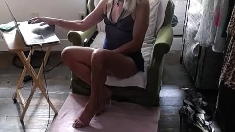 Snapshot of pammy_cd chatting on 10-04-25, 02:26 Sluttie Pammy online show from 10-04-25, 02:26