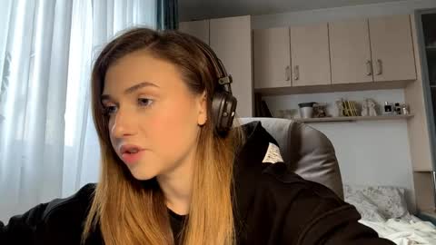 Lia online show from 05-29-26, 02:37