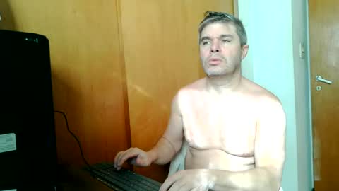 Snapshot of panchomadrid chatting on 06-16-26, 03:03 Pancho Madrid online show from 06-16-26, 03:03