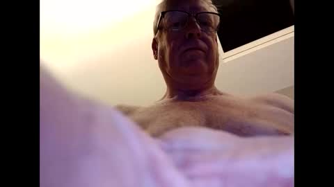 Snapshot of panda320 chatting on 03-20-26, 10:36 panda320 online show from 03-20-26, 10:36