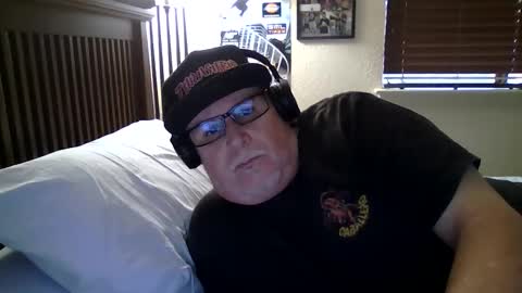 panos online show from 05-04-26, 12:23