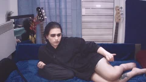 In bio online show from 05-09-26, 07:35