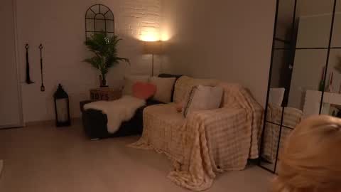 Kristina Kriss online show from 02-22-26, 05:44