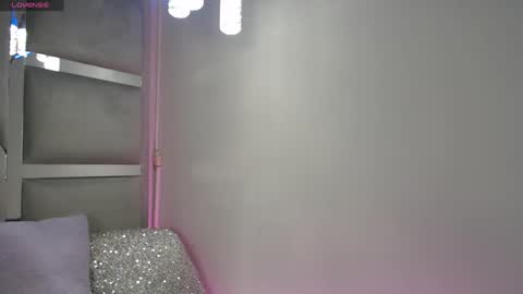 Paola Lyon online show from 03-08-25, 12:09