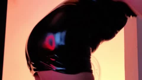 Paola Lyon online show from 09-11-25, 07:47