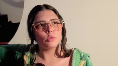 Paola Lyon online show from 09-19-25, 07:10