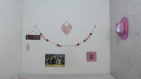 Snapshot of paolabotero chatting on 02-05-25, 06:15 Paola online show from 02-05-25, 06:15