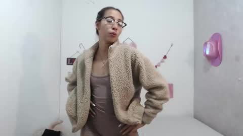 Snapshot of paolabotero chatting on 02-12-25, 06:09 Paola online show from 02-12-25, 06:09