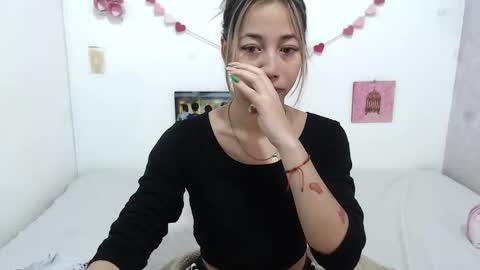 Snapshot of paolabotero chatting on 03-05-25, 04:24 Paola online show from 03-05-25, 04:24