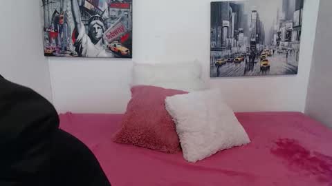 Paola online show from 12-01-25, 12:21