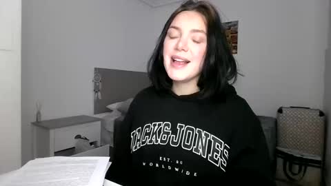 Paola Hard online show from 11-26-25, 07:59