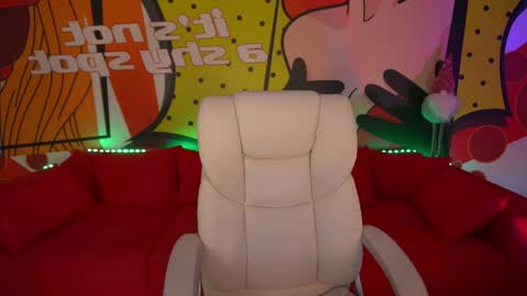 Lia online show from 12-10-24, 08:08