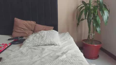 Paola Turner online show from 03-06-25, 06:16