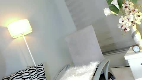 Fina Dwarf online show from 12-17-24, 03:28