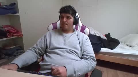 Papito online show from 04-22-26, 03:24