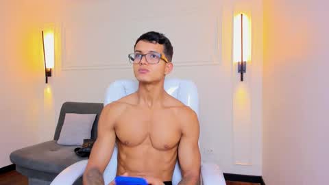 Ryan And Casper online show from 11-22-25, 05:01