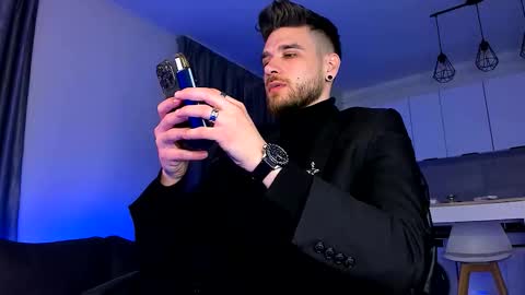 Paris online show from 03-26-26, 06:57