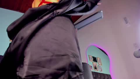 PARIS online show from 01-15-25, 11:51