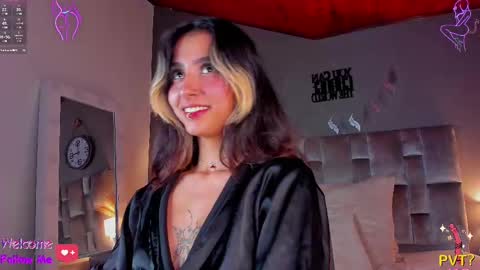 PARIS online show from 02-11-25, 01:41