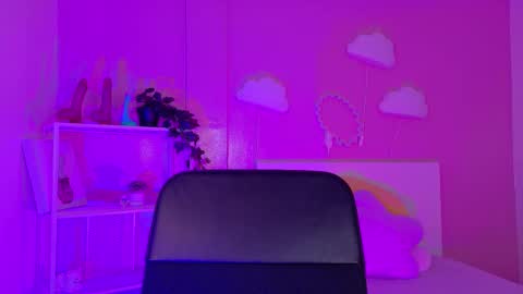 PARIS online show from 01-08-26, 09:06