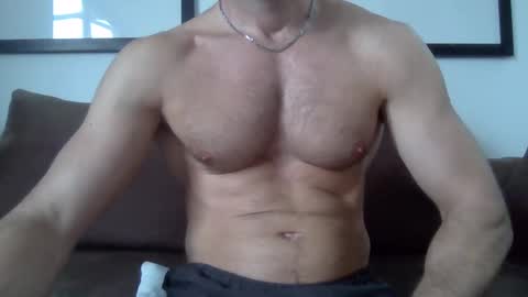 Snapshot of parisien75015 chatting on 01-30-25, 06:03 Porn Actor 21cm Hetero online show from 01-30-25, 06:03