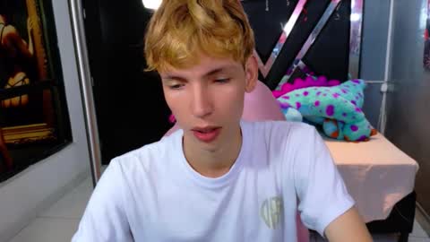 Snapshot of park_jimin1 chatting on 09-25-25, 12:09 park_jimin1 online show from 09-25-25, 12:09