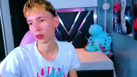 park_jimin1 online show from 11-17-25, 02:56