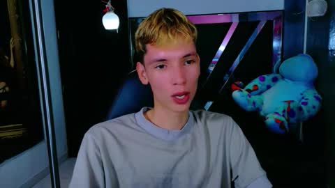 park_jimin1 online show from 11-28-25, 04:31