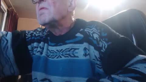 pascal88881 online show from 12-21-25, 03:52