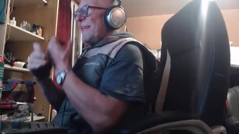 pascal88881 online show from 01-06-26, 10:34