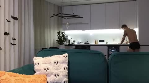 Pashka online show from 10-28-25, 05:22