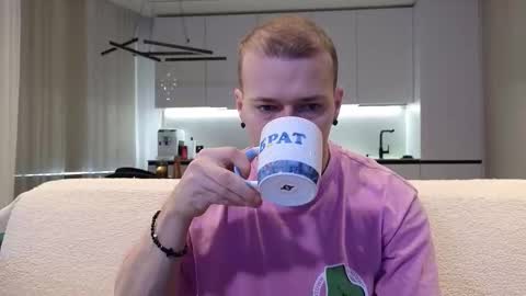 Pashka online show from 02-15-26, 10:25