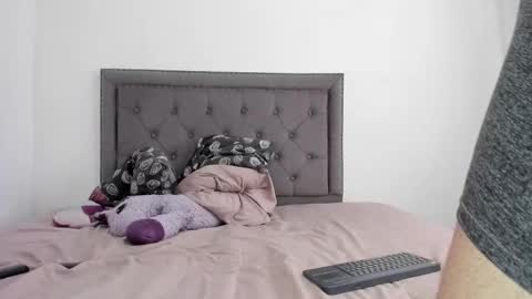 Violetafantasy online show from 12-15-25, 11:47