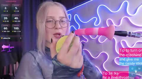 Snapshot of passion_luna chatting on 10-14-25, 12:50 LunaAlan online show from 10-14-25, 12:50