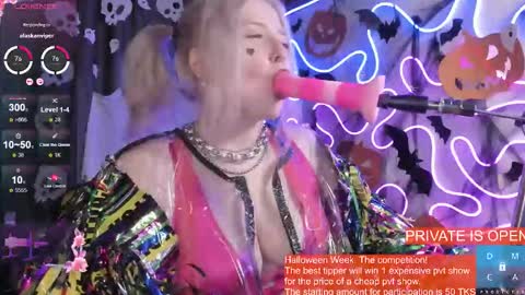 Snapshot of passion_luna chatting on 10-31-25, 05:19 LunaAlan online show from 10-31-25, 05:19