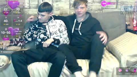 Snapshot of passionate_bonds chatting on 04-25-26, 03:31 Max tall dark-haired guy with tattoos and Phil blond-haired online show from 04-25-26, 03:31