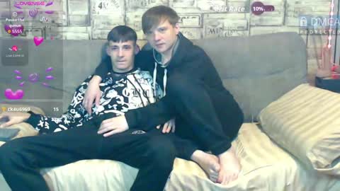 Snapshot of passionate_bonds chatting on 05-08-26, 01:44 Max tall dark-haired guy with tattoos and Phil blond-haired online show from 05-08-26, 01:44
