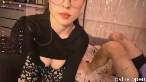 Zoe online show from 02-13-26, 03:30