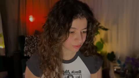 Snapshot of passionessa chatting on 10-08-25, 08:34 Call me Miss Alice Careful Passion Queen online show from 10-08-25, 08:34
