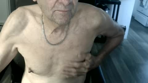 Snapshot of pastelito76 chatting on 06-21-26, 05:37 Bob online show from 06-21-26, 05:37