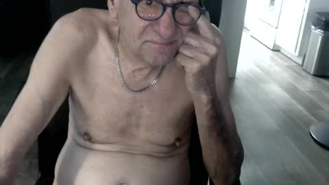 Snapshot of pastelito76 chatting on 07-14-26, 02:05 Bob online show from 07-14-26, 02:05