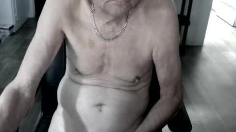 Snapshot of pastelito76 chatting on 07-24-26, 04:05 Bob online show from 07-24-26, 04:05